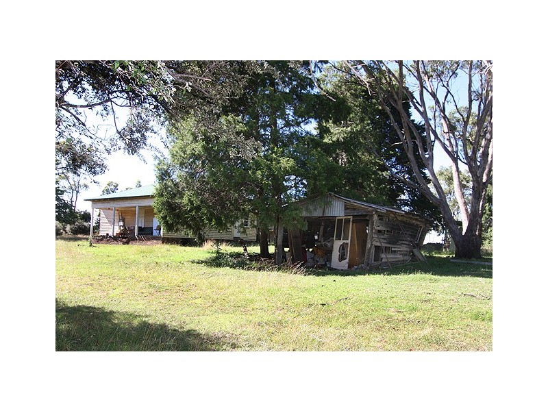 187  Clarks Road,, Armidale NSW 2350