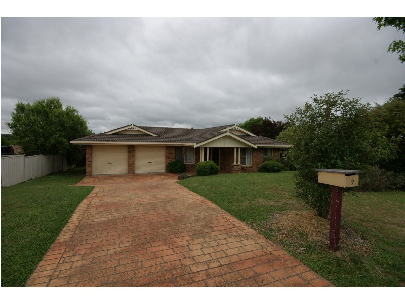 9 Eleanor Close, Armidale NSW 2350