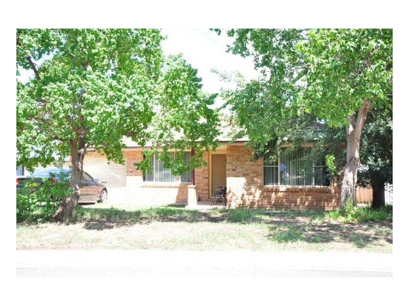 8 Wallamoul Street, Tamworth NSW 2340