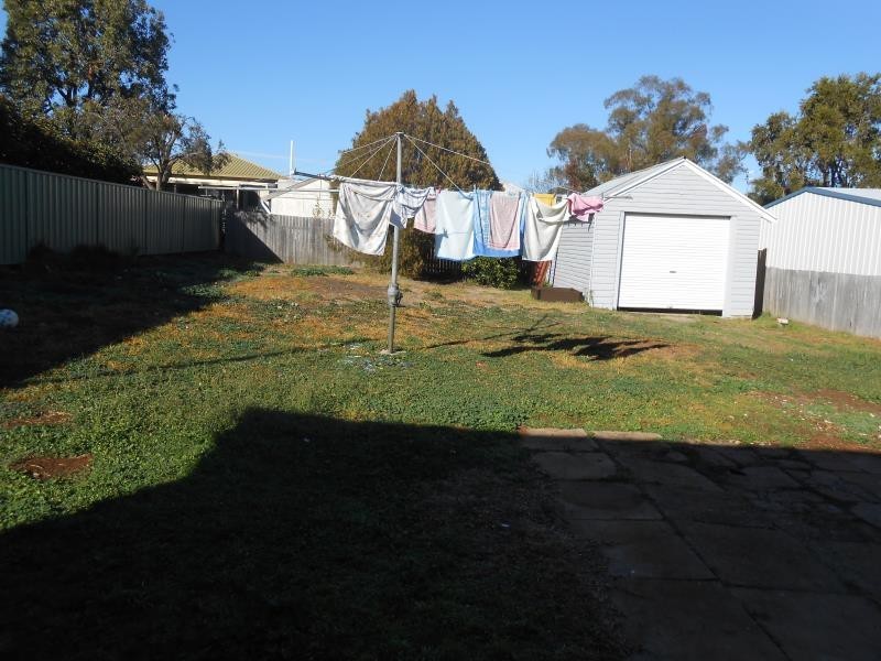 111 Piper Street, Tamworth NSW 2340