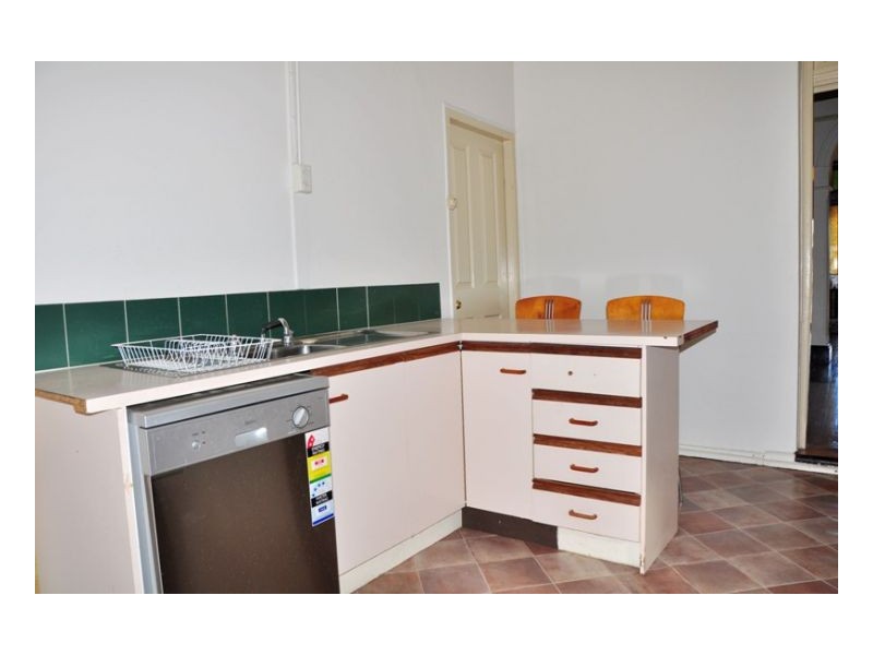 6 In Street West, Tamworth NSW 2340