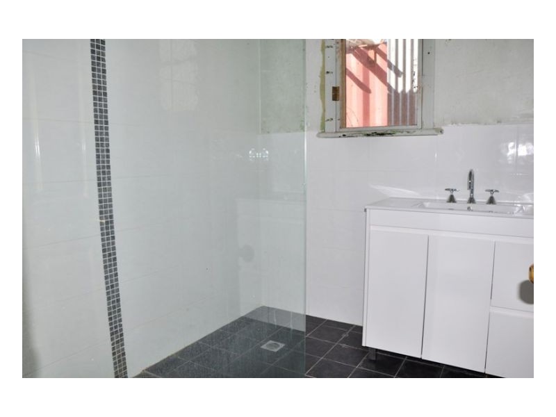 6 In Street West, Tamworth NSW 2340