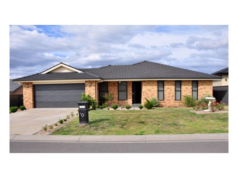 6 Rosella Avenue, Calala NSW 2340