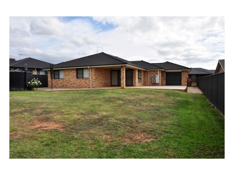 6 Rosella Avenue, Calala NSW 2340