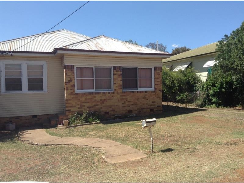 14 Elizabeth Street, Tamworth NSW 2340