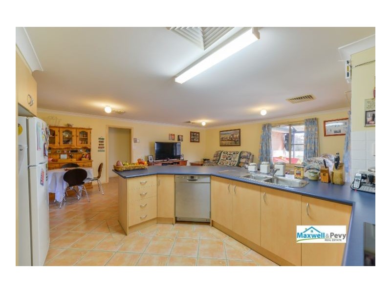 5 Narran Place, Tamworth NSW 2340