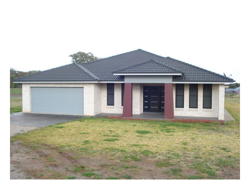 311 Forest Road, Tamworth NSW 2340