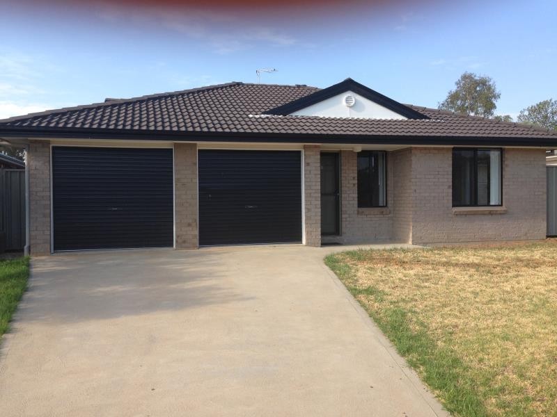 1/12 Wren Close, Tamworth NSW 2340