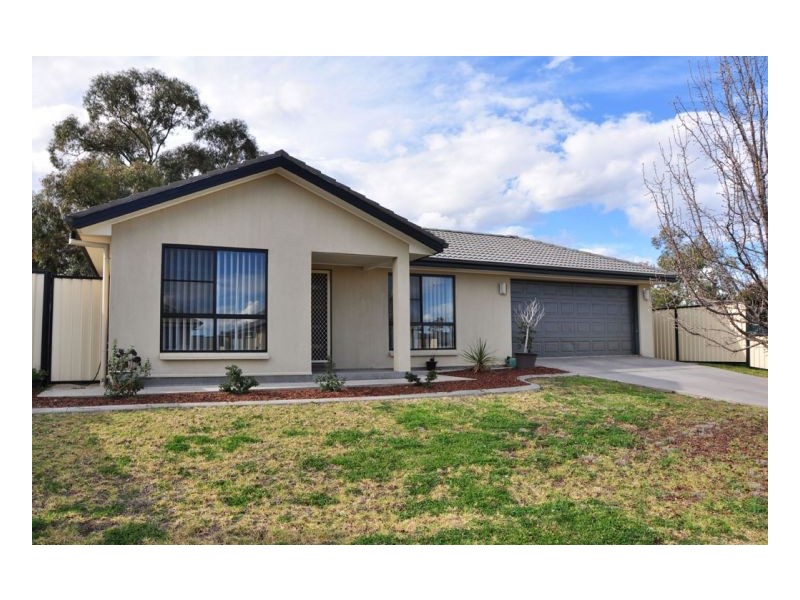 24 Gungurru Close, Calala NSW 2340