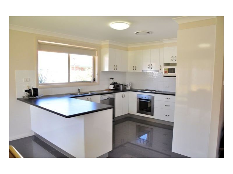 19A Illoura Street, Tamworth NSW 2340