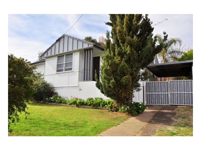 208 Manilla Road, Tamworth NSW 2340