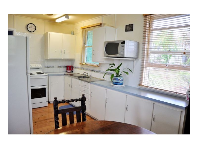 208 Manilla Road, Tamworth NSW 2340