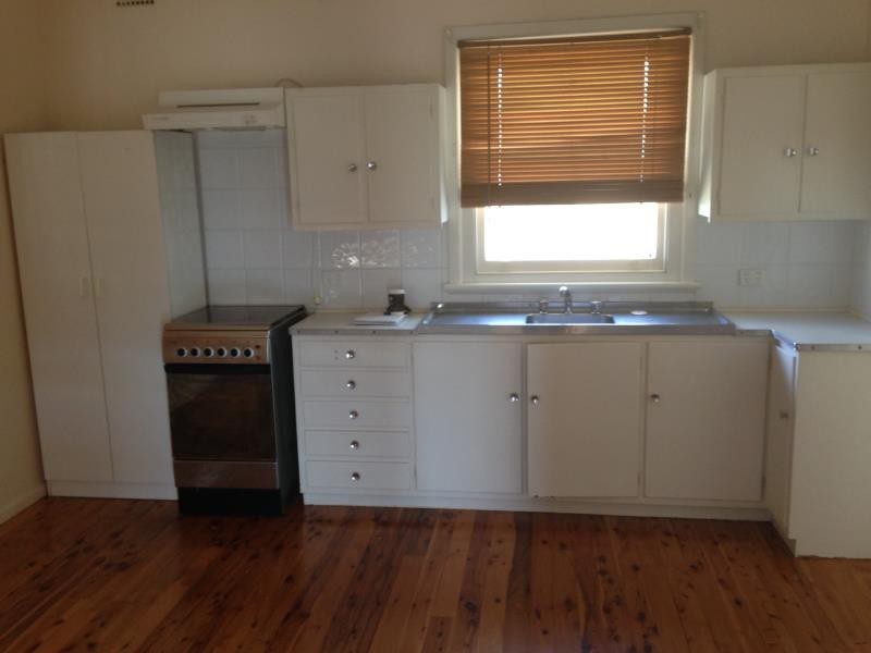 36 Oak Street, Tamworth NSW 2340