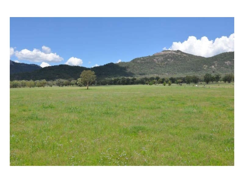 810 Moonbi Gap Road, Moore Creek NSW 2340
