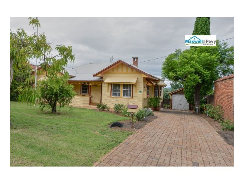 163 Upper Street, Tamworth NSW 2340