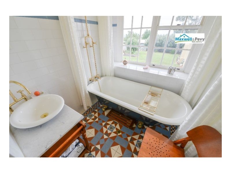 163 Upper Street, Tamworth NSW 2340