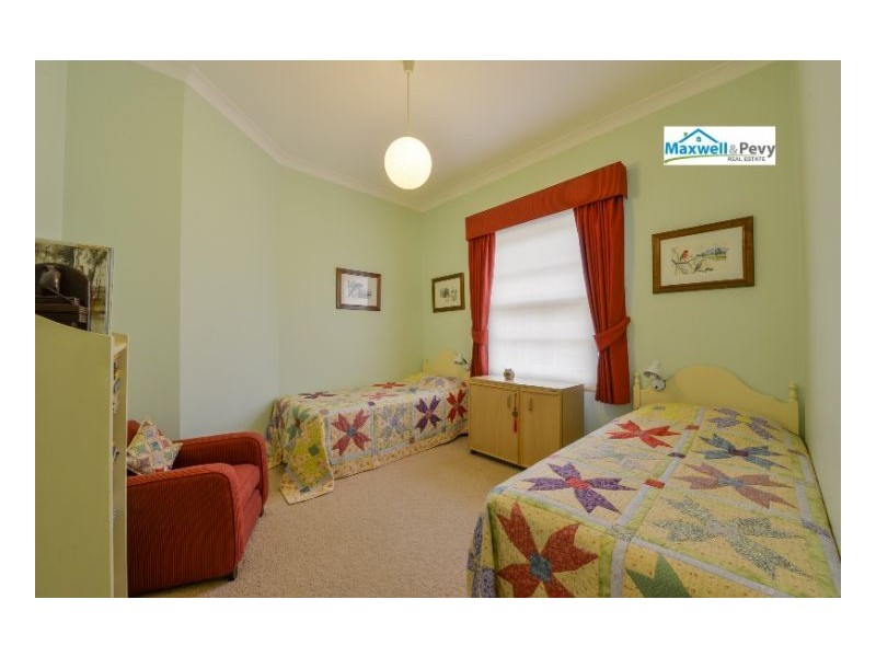163 Upper Street, Tamworth NSW 2340
