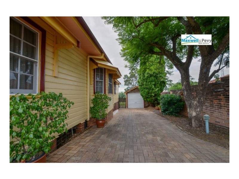 163 Upper Street, Tamworth NSW 2340