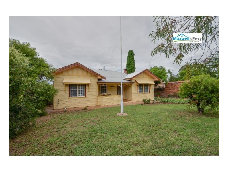 163 Upper Street, Tamworth NSW 2340