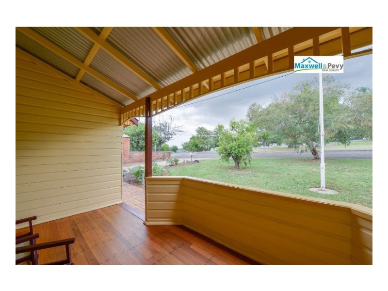 163 Upper Street, Tamworth NSW 2340