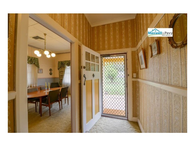 163 Upper Street, Tamworth NSW 2340