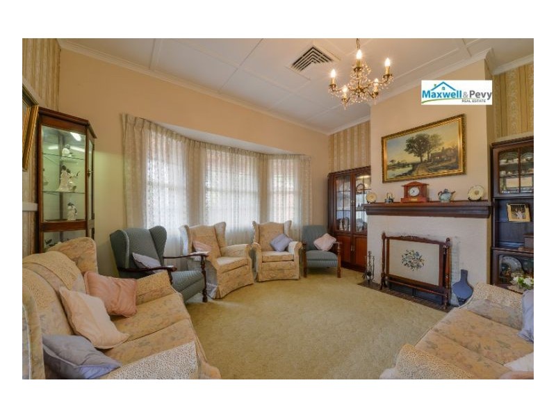 163 Upper Street, Tamworth NSW 2340