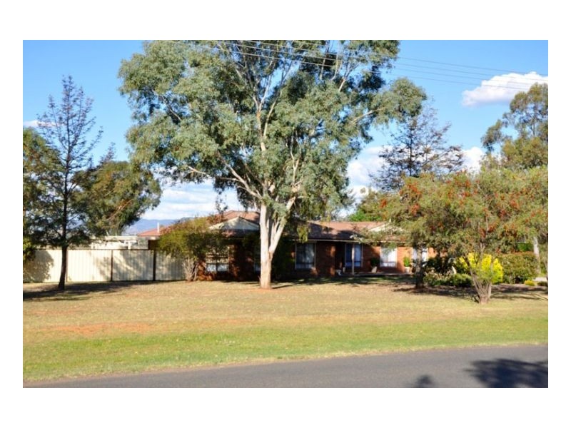 17 Kingswood Drive, Kingswood NSW 2340