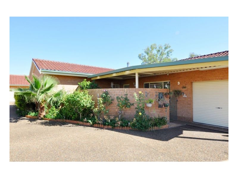 3/4 Gunn Place, Tamworth NSW 2340