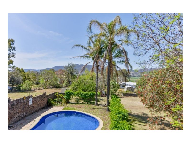 10 Myrene Avenue, Tamworth NSW 2340