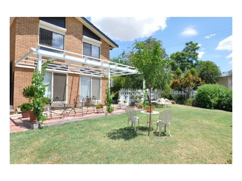 2A Myrene Avenue, Tamworth NSW 2340