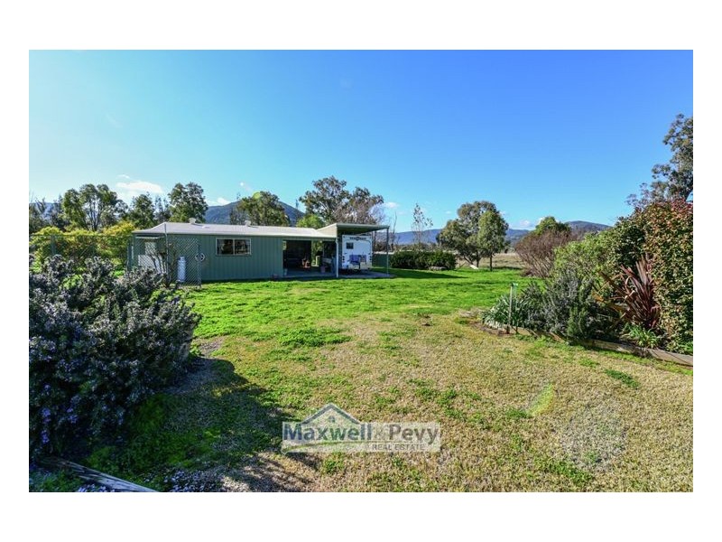 51 Catherine Way, Tamworth NSW 2340