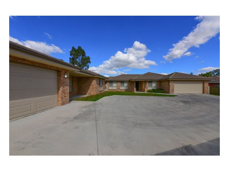 19A & 19B Illoura Street, Tamworth NSW 2340