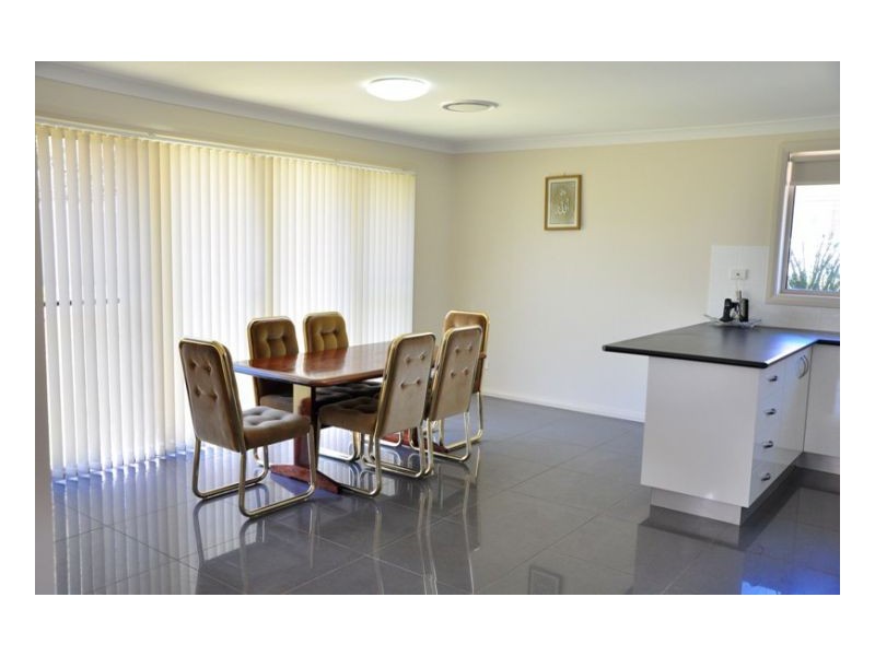 19A & 19B Illoura Street, Tamworth NSW 2340