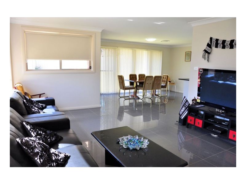 19A & 19B Illoura Street, Tamworth NSW 2340