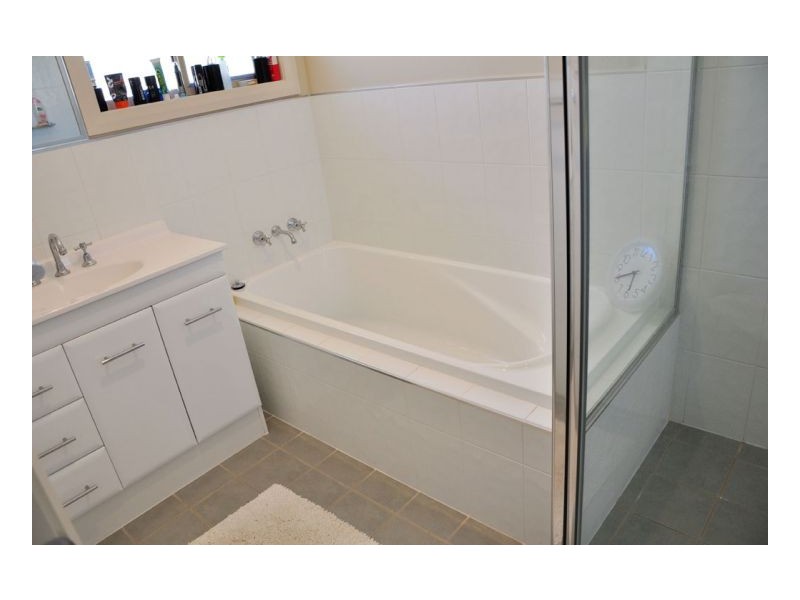 19A & 19B Illoura Street, Tamworth NSW 2340