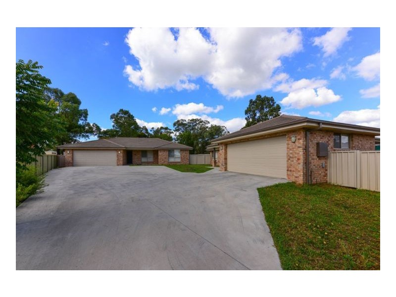 19A & 19B Illoura Street, Tamworth NSW 2340