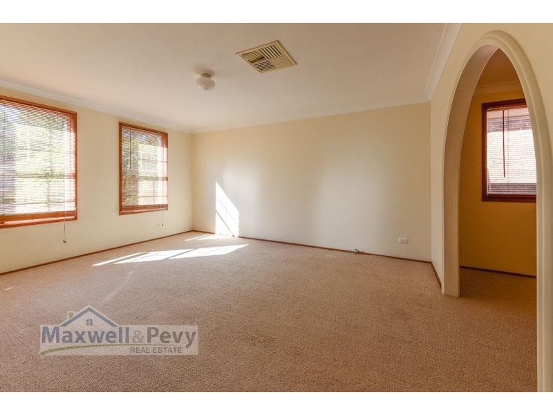 2 Wattle Close, Tamworth NSW 2340