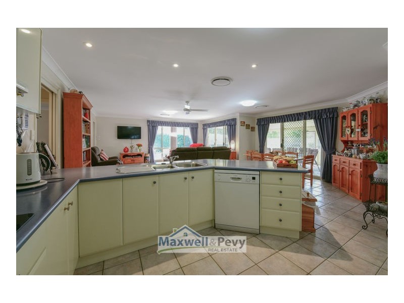 11 Mulwala Close, Tamworth NSW 2340