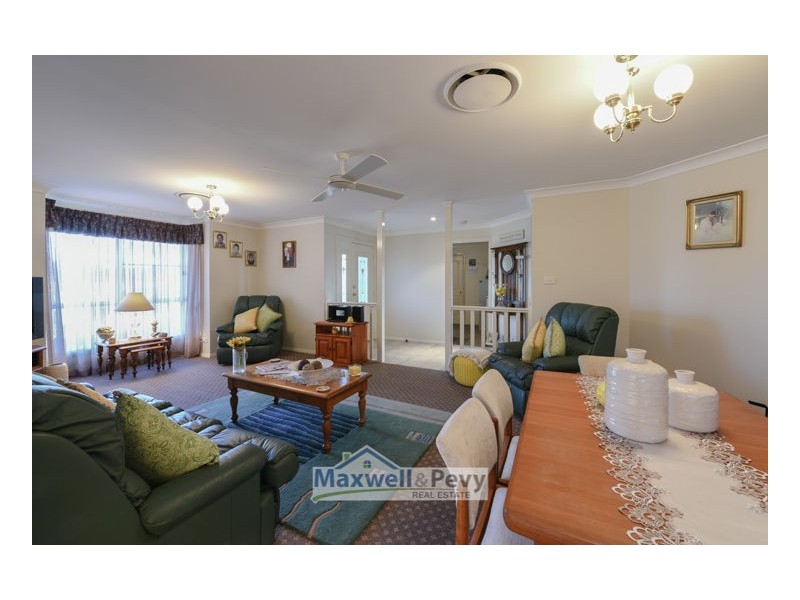 11 Mulwala Close, Tamworth NSW 2340