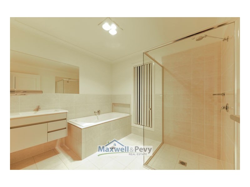 Units 1&2/28 Magpie Drive, Tamworth NSW 2340