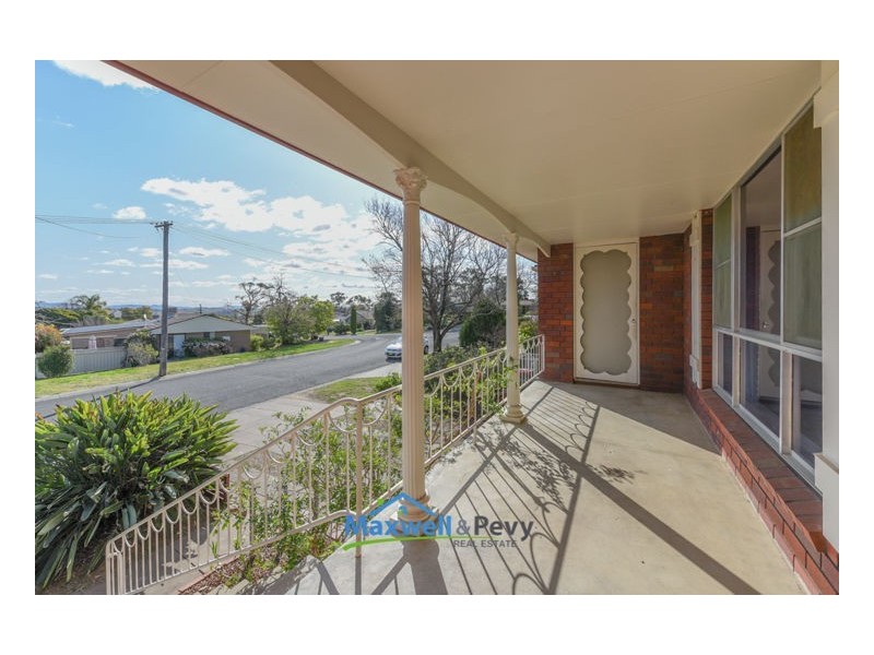 30 Minnamurra Crescent, Tamworth NSW 2340