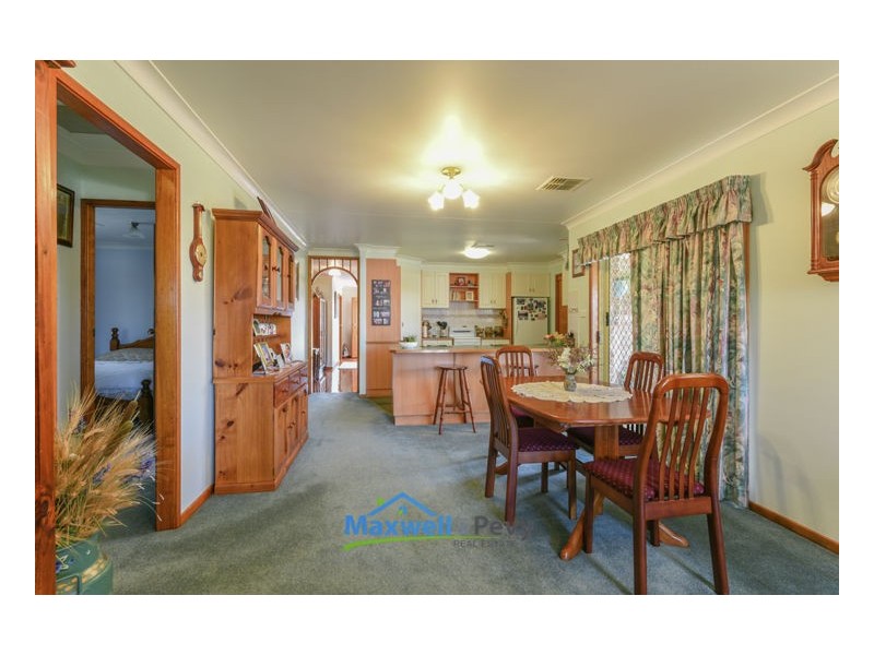 7 Ebony Close, Tamworth NSW 2340