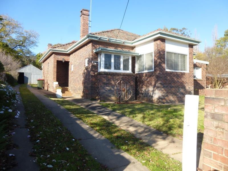 42 Dowell Ave, Tamworth NSW 2340