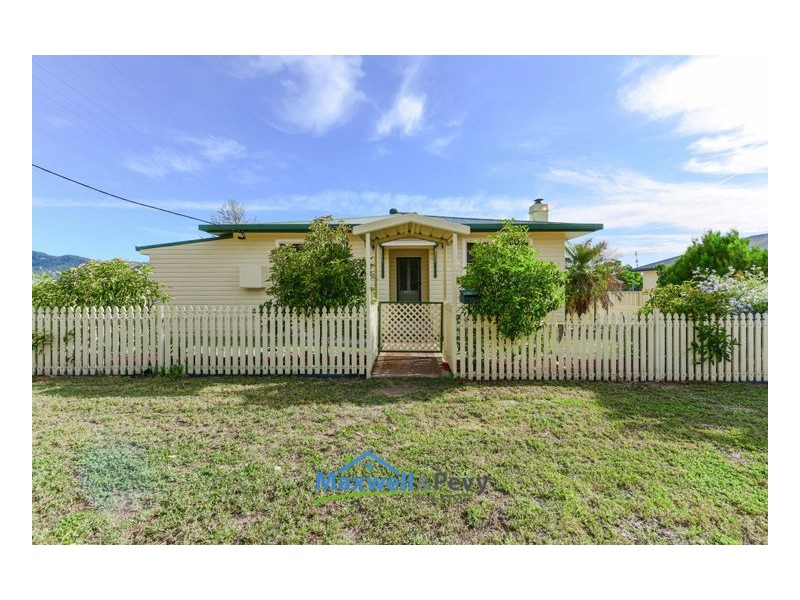 2 Laurel Street, Kootingal NSW 2352