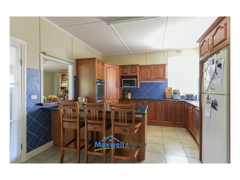2 Laurel Street, Kootingal NSW 2352