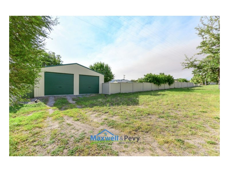 2 Laurel Street, Kootingal NSW 2352