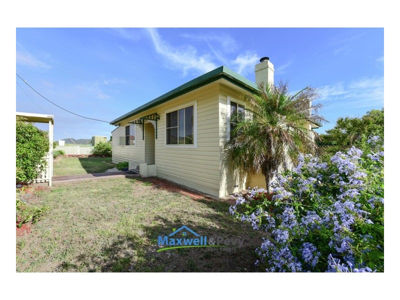 2 Laurel Street, Kootingal NSW 2352