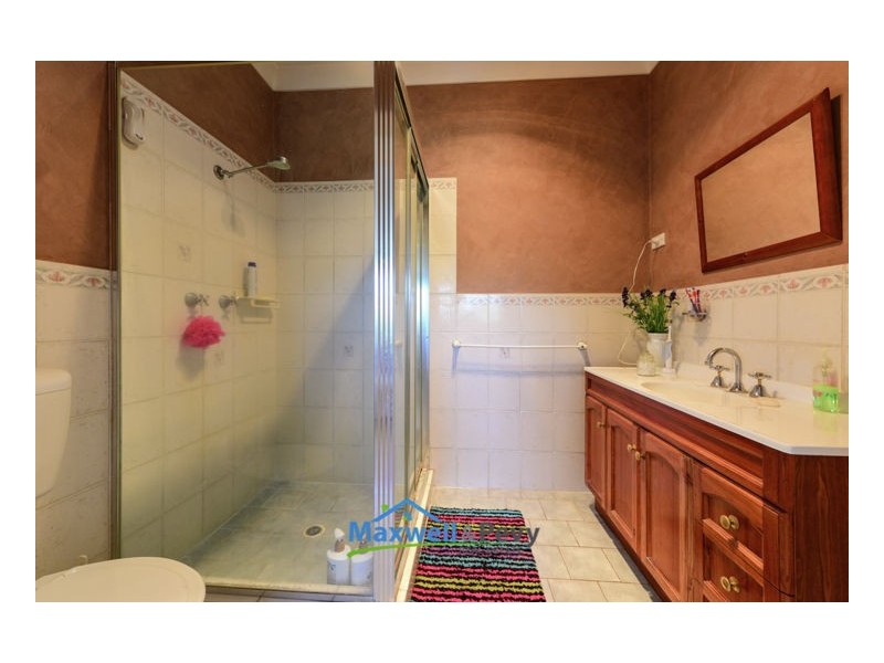 2 Laurel Street, Kootingal NSW 2352
