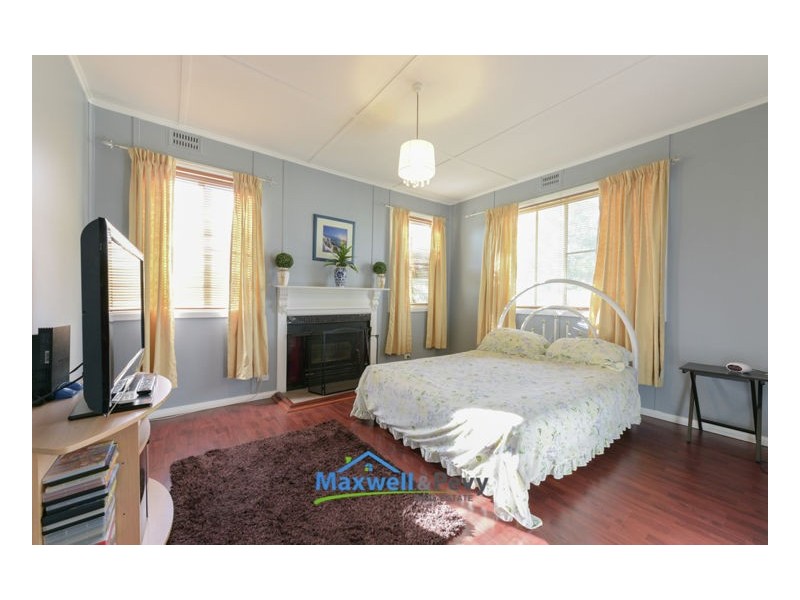 2 Laurel Street, Kootingal NSW 2352