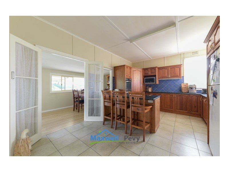 2 Laurel Street, Kootingal NSW 2352